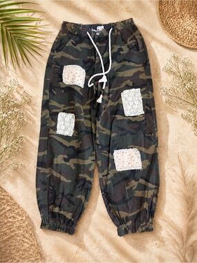 New • POL Clothing Vintage Wash Crochet Patch Camo Joggers • Size Small